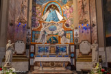 <center>Basilique Notre-Dame de la Daurade.</center>Par le passé, la Vierge de la Daurade était appelé la belle Brunette, ou Notre Dame la Brune, bruneta en langue occitane. Survivance du culte de la déesse mère, les Vierges noires sont attestées depuis le Moyen Âge. De même que les Vierges vêtues, elles sont toujours miraculeuses, souvent situées en hauteur ou près des eaux. Notre Dame la Noire est établie à l’emplacement même du sanctuaire primitif de la Daurade.