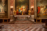 <center>Basilique Notre-Dame de la Daurade.</center>Les deux anges en bois doré, de part et d'autre de l'autel sont l'œuvre du sculpteur toulousain Jean-Louis Ajon en 1812.