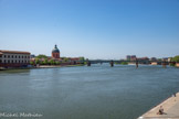 <center>Bords de la Garonne.</center>Le dôme de La Grave, le pont Saint Pierre.