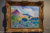 <center>Hôtel d’Assézat avec Fondation Bemberg.</center>HENRI-EDMOND CROSS
(1856-1910)
La chaîne des Maures 1906-1907
Huile sur toile