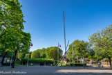 <center>Monument de la Résistance.</center>Le monument à la gloire de la Résistance de Toulouse est un mémorial inauguré le 19 août 1971. Conçu par l'agence toulousaine Atelier des Architectes associés de Pierre Viatgé, Michel Bescos, Alex Labat et Pierre Debeaux, il associe architecture, sculpture et audiovisuel. Ils font intervenir l'ingénieur Roger Tassera, le musicien compositeur Xavier Darasse, les vidéastes Hubert Benita, Alain Capel et Serge Valon, et le programmeur Marcel Bettan.