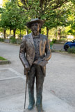 <center>Jardin des Plantes </center>Statue Fréséric Mistral, réalisée par le sculpteur toulousain Sébastien LANGLOYS et inaugurée le 14 septembre 2019 par la ville de TOULOUSE, sur les allées Frédéric MISTRAL.