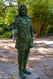 <center>Jardin des Plantes </center>La statue Jean de La Fontaine, réalisée par l'artiste toulousain Sébastien Langloÿs, 2022. Statue en bronze d’1,85 mètre de haut.