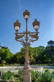 <center>Jardin Royal.</center>Candélabre aux motifs de dragons.