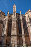<center>Cathédrale Saint-Étienne </center>Le chevet de la cathédrale. Entre les contreforts, les chapelles du déambulatoire.