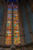 <center>Cathédrale Saint-Étienne </center>Chapelle Notre-Dame des Anges. Le vitrail. En bas, la présentation au temple, l'Annonciation, puis en montant,  la Visitation, la naissance de Jésus, l'Assomption, le Couronnement.