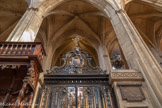 <center>Cathédrale Saint-Étienne </center>Clôture de chœur de Bernard Ortet.