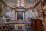 <center>Cathédrale Saint-Étienne </center>Chapelle Saint Vincent de Paul. Après le Concordat, elle fut dédiée à Saint Vincent de Paul, ancien élève des Universités de Saragosse et de Toulouse. Son décor, réalisé sous la Restauration, est composé de grisailles, de faux marbres et de médaillons. La toile du retable, œuvre de J.F. Fauré, représente Saint Vincent de Paul instituant l’ordre des Filles de la Charité. Elle date de 1820. Cette chapelle contient les reliques de Jeanne de Toulouse.