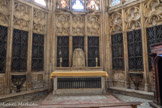<center>Cathédrale Saint-Étienne </center>La chapelle des reliques. Ses murs furent en partie élevés sous l’épiscopat de Bertrand de l’Isle, mais elle fut voûtée après sa mort en 1286, car sa clef porte les armes de l’évêque Gaillard de Pressac (1305-1317), ainsi que l’effigie d’un évêque. Peut-titre était-elle dédiée à Saint Louis d’Anjou, fils du roi de Naples, qui renonça a la couronne pour rentrer dans l’ordre franciscain et fut, pendant quelques mois de l’année 1297 seulement, évêque de Toulouse.
Son décor fut entièrement transformé en 1842, quand les chanoines décidèrent d’y déposer les reliques regroupées à la Révolution et conservées dans la cathédrale.
Les architectes Virebent et Villeneuve durent créer un décor « gothique», réalisé de 1842 à 1847 : on creusa les murs de niches qui furent fermées par des grilles de bronze pour y enfermer les reliquaires de bois doré, datés en grande partie des XVIIIe et XIXe siècles, qui contiennent les restes de nombreux saints (Saint André, Victor, Grégoire, Vincent, Parrtaléon, et même de Saint Louis ; Sainte Ursule, Apollonie, Victoire, Barbe, Jeanne de Toulouse, etc...).