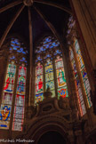 <center>Cathédrale Saint-Étienne </center>Chapelle Saint Joseph. A gauche, on retrouve Saint Louis. Les vitraux ont été financés par l'archevêque Denis du Moulin (1421-1439).