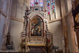 <center>Cathédrale Saint-Étienne </center>Chapelle Saint Jean-Baptiste. Cette chapelle aurait été dédiée à Notre-Dame-de-la- Chandeleur : cette dévotion, rare en Languedoc, mais plus fréquente dans le Nord, commémore la fête de la lumière et la Présentation de l’Enfant au Temple.
Les textes font penser qu’on pouvait localiser ici cette fondation.
Cette chapelle, ornée d’une des quatre clefs à motif latéral, était terminée vers 1279, comme les trois autres clefs de la même série.
Une toile du XVIIe siècle représente le Baptême du Christ par Saint Jean Baptiste. Elle est l’œuvre de Colombe du Lys.