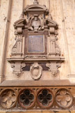 <center>Cathédrale Saint-Étienne </center>Le monument funéraire d'Henri de Sponde, ancien évêque de Pamiers, avec son buste, se trouve derrière l'autel principal.