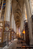 <center>Cathédrale Saint-Étienne </center>Le déambulatoire où s'ouvrent les chapelles.