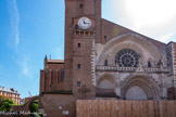 <center>Cathédrale Saint-Étienne </center>Après la mort en 1271 d’Alphonse de Poitiers, frère de saint Louis, qui avait entraîné l'annexion définitive du comté de Toulouse à la Couronne de France, l’évêque Bertrand de L‘Isle-Jourdain (1270-1286) entreprit, sans doute en 1275, d’élever un ambitieux édifice selon les principes artistiques dominants du royaume de France, le style gothique du Nord.. Aligné sur le mur nord du cloître roman et long de 60 m d'est en ouest, son chœur est deux fois plus large que la nef 