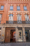 <center>La rue Croix-Baragnon.</center>L'hôtel de Bonfontan est construit entre 1768 et 1771 pour Philippe de Lastours, marquis de Bonfontan, baron d'Endoufielle et seigneur de Lissac. Il est également capitoul de 1786 à 1790. L'hôtel conserve une imposante façade sur rue de style néo-classique et un portail monumentaux. Il est particulièrement remarquable pour les ferronneries de style rocaille, dues au maître ferronnier Bernard Orte.