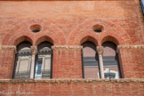 <center>La rue Croix-Baragnon.</center>Le décor, qui combine des scènes variées mettant en scène des têtes humaines, des animaux et des monstres, est quant à lui fortement influencé par la tradition romane. La maison a été plusieurs fois remaniée, particulièrement au milieu du XVIIe siècle et au début du XXe siècle, mais elle a en partie retrouvé, depuis la campagne de travaux de 1998, son aspect originel.