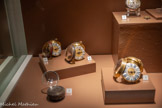 <center>Musée des arts précieux Paul-Dupuy</center>2- Alphée Bobe. Montre bassine en argent repercé et gravé
Toulouse, France, vers 1680<br>
3- Turatte. Montre oignon en cuivre ciselé et doré. France, 1680. <br>
4 - Isaac Thuret. Montre oignon en laiton doré laqué France, vers 1680<br>
7 - Ahasuerus Fromanteel. Montre bassine en argent repoussé. La Haye, Pays-Bas, vers 1685