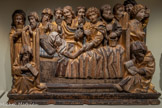 <center>Musée des arts précieux Paul-Dupuy</center>La Dormition. Bourgogne-Franche-Comté ? Début du XIVe siècle - fin du XVe siècle. Bois polychrome doré.
