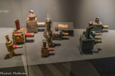 <center>Musée des arts précieux Paul-Dupuy</center>Projecteurs.