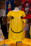 <center>Musée des Abattoirs</center>Smiley
Printemps-Été 2008 Collection “Sportacus“
Robe en sequins brodés sur satin de soie “Smiley