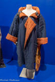 <center>Musée des Abattoirs</center>Manteau matelassé
Automne-Hiver 1984-1985
Collection “L’Armoire de Gulliver“
Jean-Charles de Castelbajac pour Ko and Co
Manteau matelassé surdimensionné évoquant le roman de Jonathan Swift, Les Voyages de Gulliver (1726)
Collection privée
