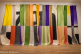 <center>Musée des Abattoirs</center>Pia Camil
(1980. Mexique)
Espectacular Telón V (Rideau spectaculaire VI 2013
Toile brute coton teintée par pigments et cousue à la main Collection les Abattoirs, Musée - Frac Occitanie Toulouse
L'artiste mexicaine Pia Camil développe dans ces divers travaux une réflexion politique et sensible sur la société de consommation. Dans sa critique de l'individualisme moderniste, elle explore les liens entre la ville et ses habitants, l’impact visuel de l’espace urbain et la confrontation de chacun à ce spectacle. Elle invite le public à entretenir une relation intime avec l’œuvre d'art.
Espectacular Telón (