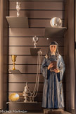 <center>La chapelle de La Grave</center>1. Patène. 1830. Argent
Cette assiette décorée d'un  Agneau Pascal porte un poinçon de garantie d’origine toulousaine Elle a probablement été utilisée  pour recevoir l’hostie.
<br>2. Ciboire. Entre 1809 et 1819. Argent
Ce vase sacré en argent partiellement doré est fermé d'un couvercle surmonté d'une croix. Il contenait les hosties consacrées par le prêtre durant la messe.
<br>3. Calice. Entre 1798 et 1809
Argent doré, laiton doré, cuivre.
<br>4. Encensoir. Entre 1809 et 1817. Argent
<br> 5. Coupe de communion. XXe siècle. Métal argenté. Cette coupe était destinée à contenir l’hostie lors de cérémonies telles que les communions. <br>6. Calice. Fin XIXe siècle – début XXe siècle.
Argent. <br>7. Statue de Louise de Marillac. Elle naît dans une famille aristocratique. A vingt ans, elle fait vœu de servir Dieu. Quelques années plus tard, elle rencontre Vincent-de- Paul, rencontre déterminante dans son engagement. Ell s'investira jusqu'à sa mort dans la Congrégation des Filles de la Charité, qu'il a fondé afin de former des sœurs capables de donner les soins et l’instruction religieuse aux pauvres et malades des hospices.