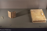 <center>La chapelle de La Grave</center>1. Petit crucifix de médaillon
Fin XIXe siècle – début XXe siècle 
Laiton doré et bois.
Ce petit crucifix était probablement porté en médaillon par un résident de l'hôpital. 
<br>2. Petit diptyque en bois
Fin XIXe siècle – début XXe siècle). Bois et métal.
Petit diptyque de la forme d’un livre. Une croix latine est gravée sur la couverture. Il devait contenir une gravure, une peinture ou des images pieuses.
<br>3. Registre de recensement. 
Entre 1830 et 1834. Papier, carton, parchemin, lacets.
Ce registre contient la liste des enfants recueillis au Tour de l’Hôtel-Dieu de Toulouse entre 1830 et 1834. Il permet de retracer l’histoire de ces enfants recueillis dans un premier temps à l’hôpital de La Grave, baptisés, puis éduqués et placés dans des familles ou en apprentissage.