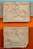 <center>Musée des Augustins</center>Sagittaire. Sirène-oiseau
4e ou 12 siècle ( ?). Marbre.
 Toulouse, basilique Saint-Sernin.
Ces deux bas-reliefs proviennent du décor de la basilique Saint-Sernin. Ils étaient conçus pour former une paire, selon une iconographie fréquente depuis l’Antiquité. La facture de ces pièces est si proche de l’art antique que certains spécialistes préfèrent les dater des années 350 après Jésus-Christ plutôt que de l’époque romane.
