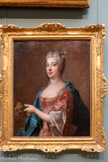 <center>Musée des Augustins</center>François de Troy
(Toulouse, 1645 - Paris, 1730).
Portrait de Madame Le Prestre
1722
Huile sur toile
 Achats, 1955. <br>
François de Troy appartient à une fameuse famille d’artistes toulousains. Envoyé à Paris à l’âge de 17 ans, il est reçu en 1674 comme peintre d'histoire à l’Académie royale de peinture et de sculpture, mais s’impose surtout pour ses talents de portraitiste.
Il travaille ainsi auprès de la bourgeoisie et de la noblesse de cour, qui apprécient notamment sa capacité à offrir de ses modèles une image réaliste quoique subtilement idéalisée. Il brosse ici pour le couple Le Prestre - un conseiller au parlement et sa femme - un double portrait finement senti.