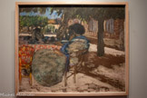 <center>Musée des Augustins</center>Édouard Vuillard
Sous les arbres du pavillon rouge
1907
Peinture à la colle rehaussée de pastel sur papier marouflé sur toile. Dépôt du musée national d’art moderne. 1946
Assise de dos et à contre-jour, la silhouette féminine sa détache à peine du fond de la toile : ce choix radical dit beaucoup de l’art d'Édouard Vuillard, artiste important au tournant du 20e siècle. Lié à Maurice Denis et Pierre Bonnard, il est à rapprocher du mouvement nabi, ce groupe d’artistes cherchant à libérer la peinture des exigences du réalisme entre 1888 et 1900. Plus tardive, cette œuvre de Vuillard marque une évolution dans sa conception de l’espace, de la lumière et des couleurs en écho notamment aux ecpériences colorées du fauvisme en 1905.
