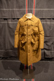 <center>Musée des Abattoirs</center>Trench en carton. Printemps-été 2020
Jean-Charles de Castelbajac pour United Colors of Benetton. Trench coupé dans du carton recyclé imperméabilisé. Archives Jean-Charles de Castelbajac. « Durant mes quatre années de direction artistique chez Benetton, ma préoccupation  principale était la démocratisation du style et l’écologie »