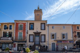 <center>Vias</center>La Salle Yvon Vieu, dite Ancienne Mairie, fût construite en 1870. Ce bâtiment surmonté d'un beffroi carré, abritait autrefois l'ancienne Mairie, ouvrant ses portes aux réunions des édiles de la Commune pendant près de cent ans.
De dimensions modestes, on y accède, par deux escaliers latéraux en pierre noire de basalte, menant à un balcon, sur lequel les Maires ne manquèrent pas de prononcer de solennels discours.
Sous cette avancée, un rideau cachait le logement de l'appariteur. Il était la voix et l'exécuteur des décisions du Conseil Municipal.