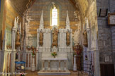 <center>Vias : l'église Saint-Jean-Baptiste </center>Chapelle saint Joseph. A droite, sans doute saint Expedit.