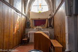 <center>Portiragnes : église Saint-Félix.</center>L'une des chapelles du transept est dédiée à saint Antoine et sainte Philomène. A gauche, Jeanne d'Arc. A droite,te Thérèse de Lisieux ou de l'Enfant Jésus.