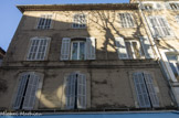 <center>Place du Caramy.</center>En 1660, Louis XIV et sa cour séjournent dans cette maiqson, le logis de la Fleur de Lys.