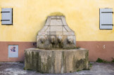 <center>Place Robinet.</center>Fontaine des quatre saisons. Ancienne cour de la tannerie Robinet.