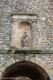 <center>La tour de l'horloge </center>Lors de sa reconstruction, une niche de 1,50 mètre est aménagée dans la façade pour y placer une statue de la Vierge.