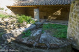 <center></center><center>La poudrerie de Saint-Chamas. </center>Un lavoir.