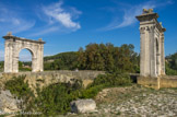 <center></center><center>Le pont flavien à Saint-Chamas. </center>