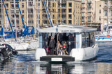 <center>Le Vieux Port.</center>Photo très rare : le nouveau Ferry Boat en marche !