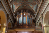 <center>L'orgue.</center>Un premier orgue fut acheté en 1802 et vendu en 1847 à la commune d’Eyguières. C'est sur cet orgue que  Frédéric Chopin joua 