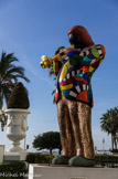 <center>Le Negresco</center>Le joueur de jazz, de Niki de saint Phalle.