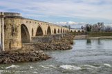 <center></center><center>Le pont.</center> Les arrière-becs, destinés à protéger les piles des remous, datent du au moyen-âge. Sur arche, une arcade de dégagement a été ouverte pour mieux faire évacuer les hautes eaux au moment des crues.