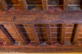 <center></center><center>Le Musée d'Art Sacré du Gard. </center> Décors peints sur les plafonds datant des XIVème et XVème siècles. La maison était l'hospice où s'arrêtaient les chevaliers qui partaient en croisade, d'où le nom de la maison et tous les blasons.