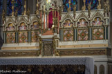 <center>Eglise des Réformés ou de saint-Vincent-de-Paul.</center>Le chœur. Les boiseries du tabernacle, offertes par le consul de France à Jérusalem, proviennent  d'oliviers  de Gethsémani, lieu de l’agonie du Christ à Jérusalem. De part et d'autre du tabernacle, des émaux représentent des scènes de l'Ancien Testament. Au-dessus : l'entrée de Jésus à Jérusalem ; la Cène ; le baiser de Judas ; la Crucifixion ; la Résurrection ; l('Ascension