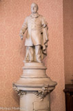 <center>L'académie de Marseille.</center>Statue d'Adolphe Thiers.