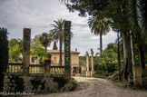 <center>Le jardin Fontana Rosa </center>Au fond, l'ancienne bibliothèque qui contenait 40 000 ouvrages, seulemnt 4 000 ont pu être sauvés.