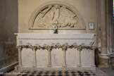 <center>Chapelle de gauche</center>Bas-relief représentant Saint Michel terrassant le drémon.