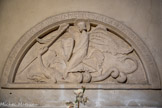 <center>Chapelle de gauche</center>Bas-relief représentant Saint Michel terrassant le drémon.